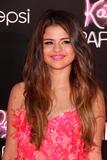 th_16615_Selena_Gomez_Katy_Perry_Part_of_me_Premiere_in_Hollywood_June_26_2012_079_122_343lo.jpg