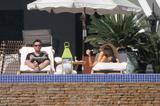 th_49860_celebrity_paradise.com_TheElder_KateBeckinsale2011_01_16_OnvacationinMexico16_122_494lo.jpg