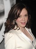 th_76695_Celebutopia-Rose_McGowan-Burberry_lights_up_New_York_City_skyline_party-02_122_496lo.jpg