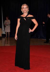 th_658607147_reese_white_house_dinner_celebutopia_CD042805_122_7lo.jpg